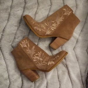 Lucky Brand Elenor Suede Embroidered Boot